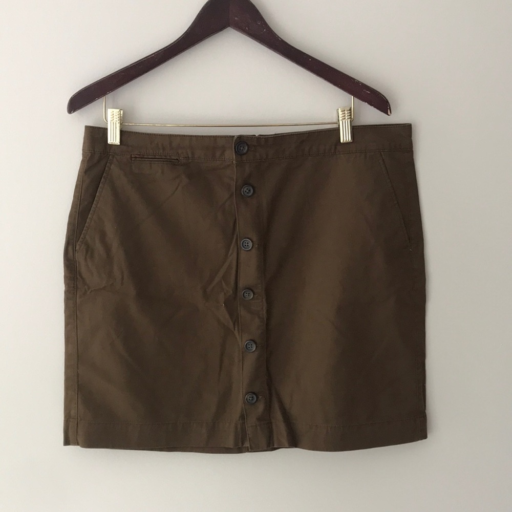 Khaki Gap skirt